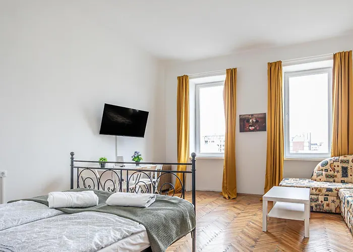 Comfortable 2br In The Heart Of With Wifi Διαμέρισμα *