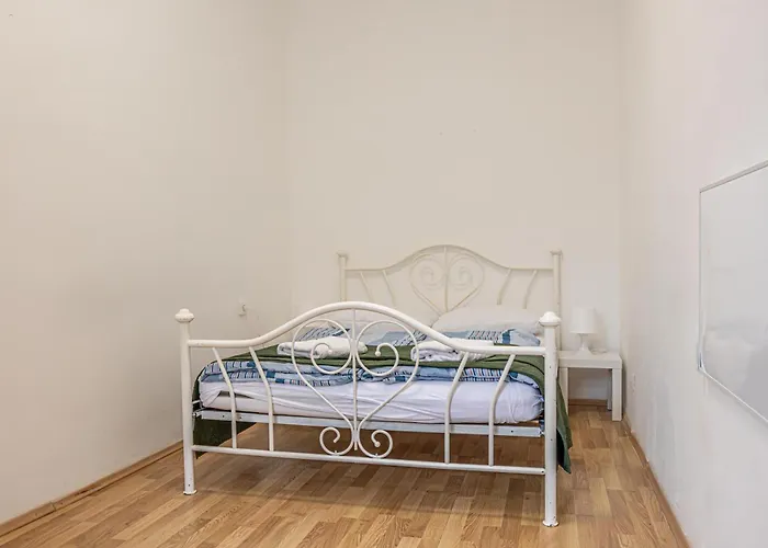 Comfortable 2br In The Heart Of With Wifi