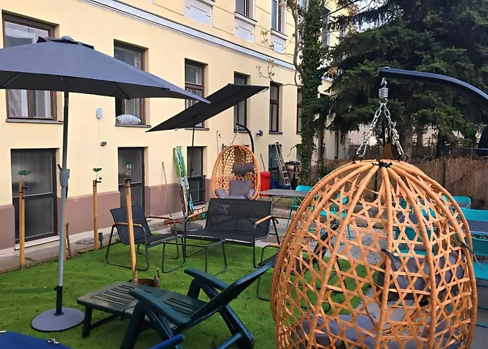 Comfortable 2br In The Heart Of With Wifi Διαμέρισμα *